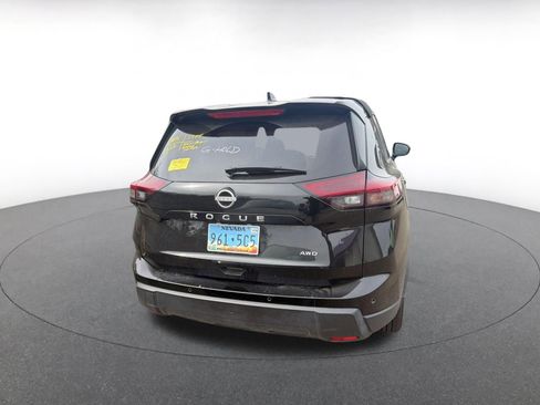 Used 2025 Nissan Rogue SV image 5