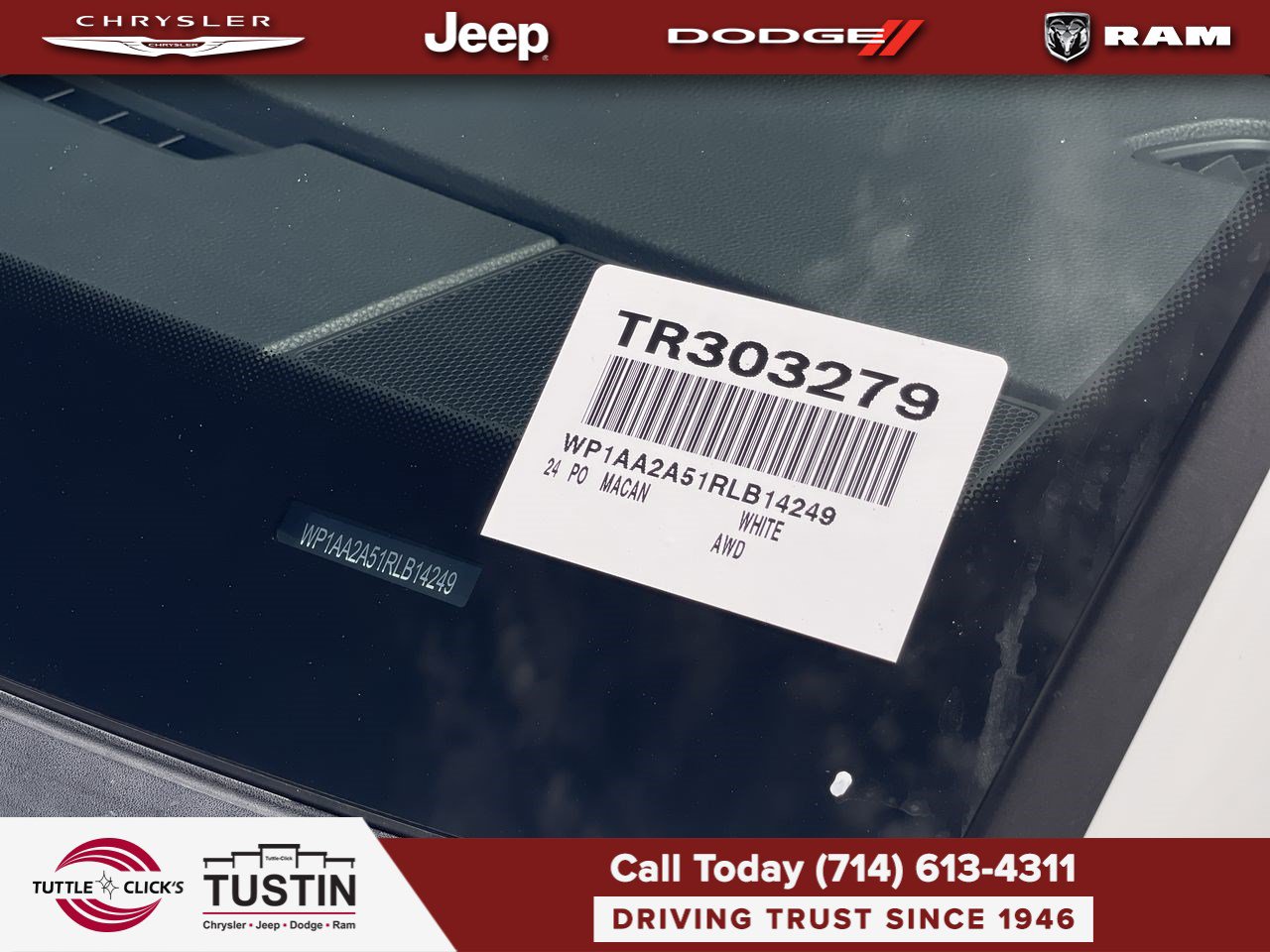 Used 2024 Porsche Macan AWD/4WD image 39