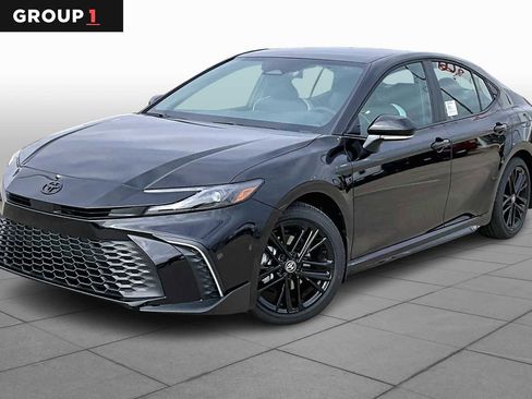 New 2026 Toyota Camry SE image 1
