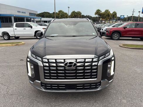Used 2023 Hyundai Palisade Calligraphy image 2