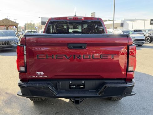 Used 2024 Chevrolet Colorado Z71 w/ Z71 Convenience Package 2 image 9