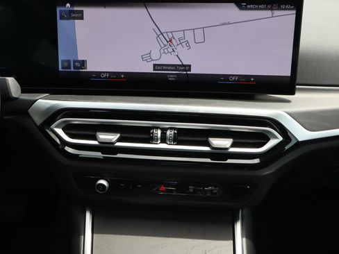 Used 2024 BMW 330i xDrive Sedan w/ Premium Package AWD/4WD image 11