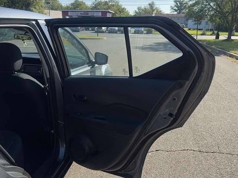 Used 2021 Nissan Kicks S image 24