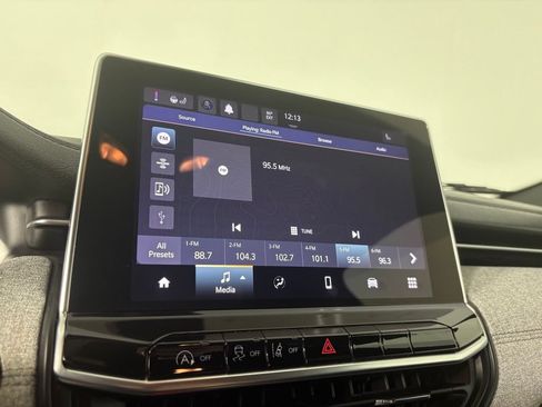Used 2023 Jeep Compass Latitude AWD/4WD image 26
