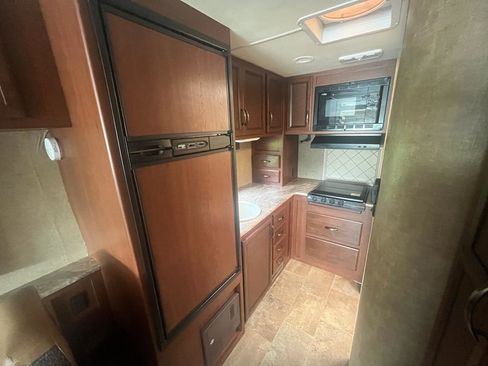 Used 2015 Ford E-350 and Econoline 350 Super Duty w/ A/C Prep Package RWD image 10