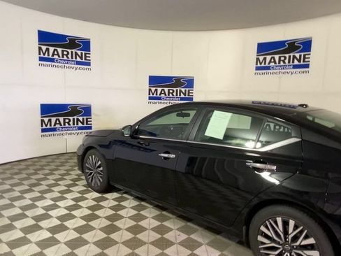 Used 2024 Nissan Altima 2.5 SV FWD image 8