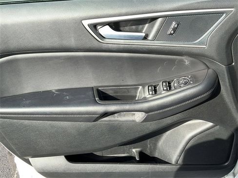 Used 2024 Ford Edge SEL image 12