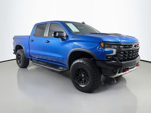 Used 2022 Chevrolet Silverado 1500 ZR2 w/ Technology Package AWD/4WD image 3