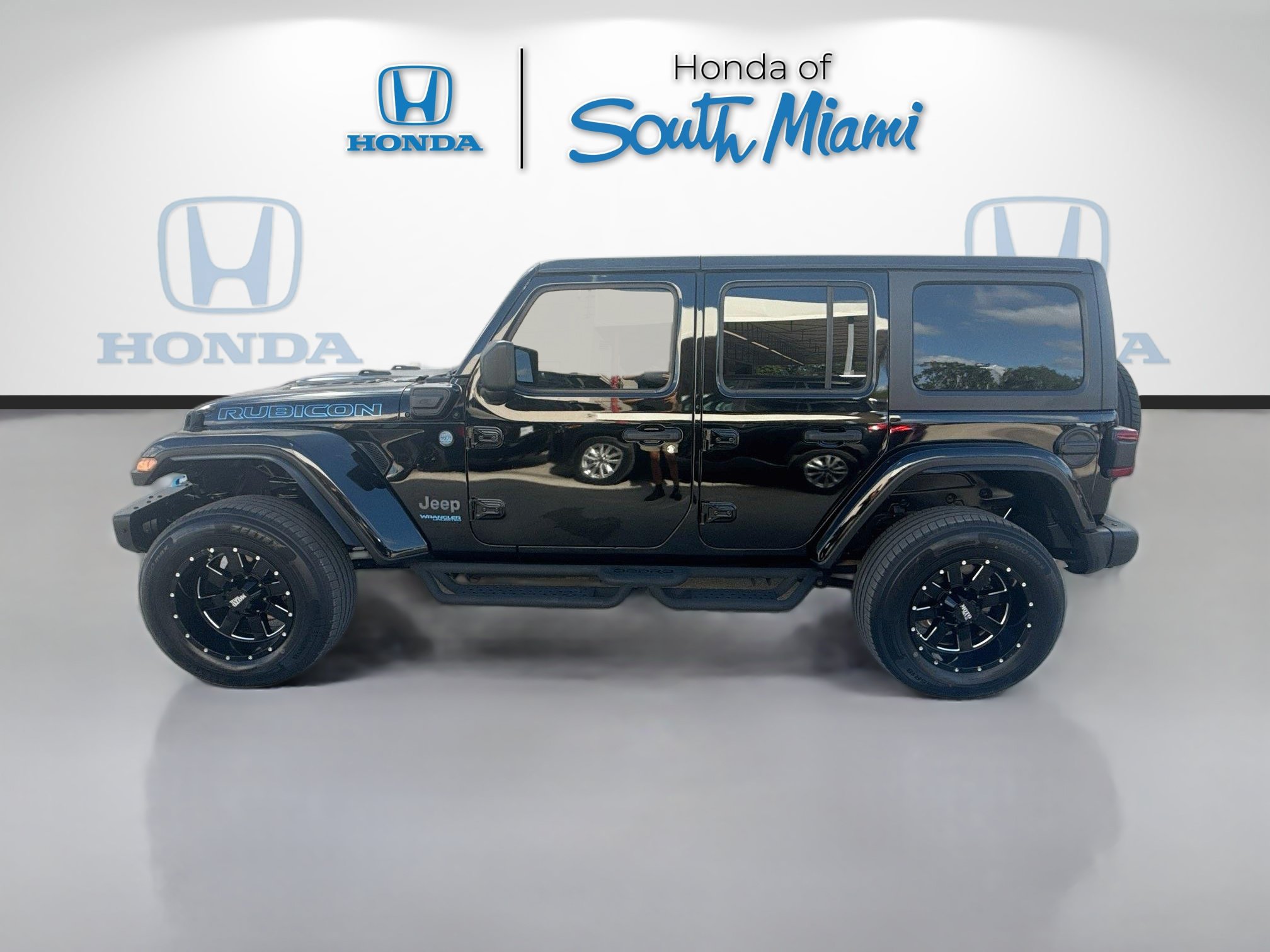 Used 2021 Jeep Wrangler Unlimited Rubicon 4xe w/ Steel Bumper Group AWD/4WD image 4