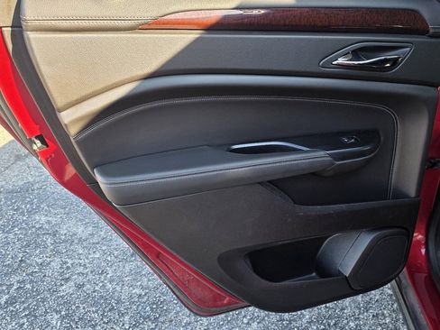 Used 2016 Cadillac SRX Luxury image 12