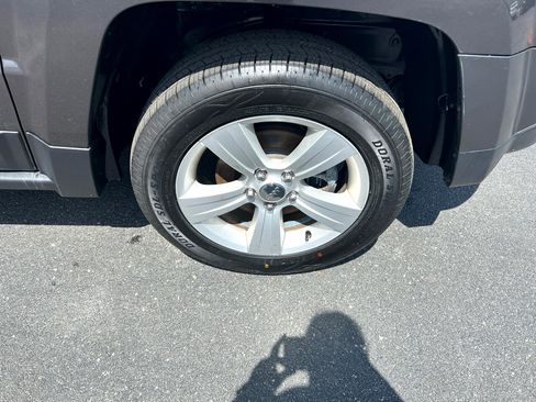 Used 2014 Jeep Patriot Latitude image 23