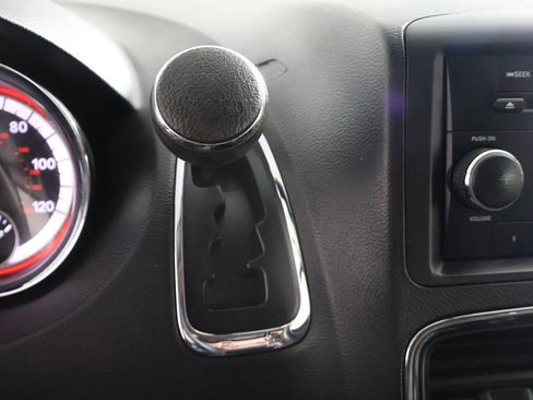 Used 2016 Dodge Grand Caravan American Value Package image 28