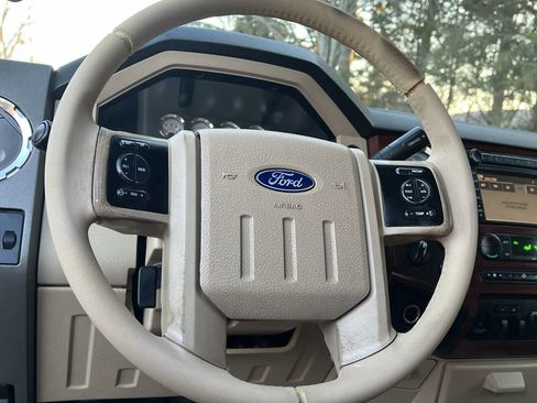 Used 2008 Ford F350 Lariat image 10