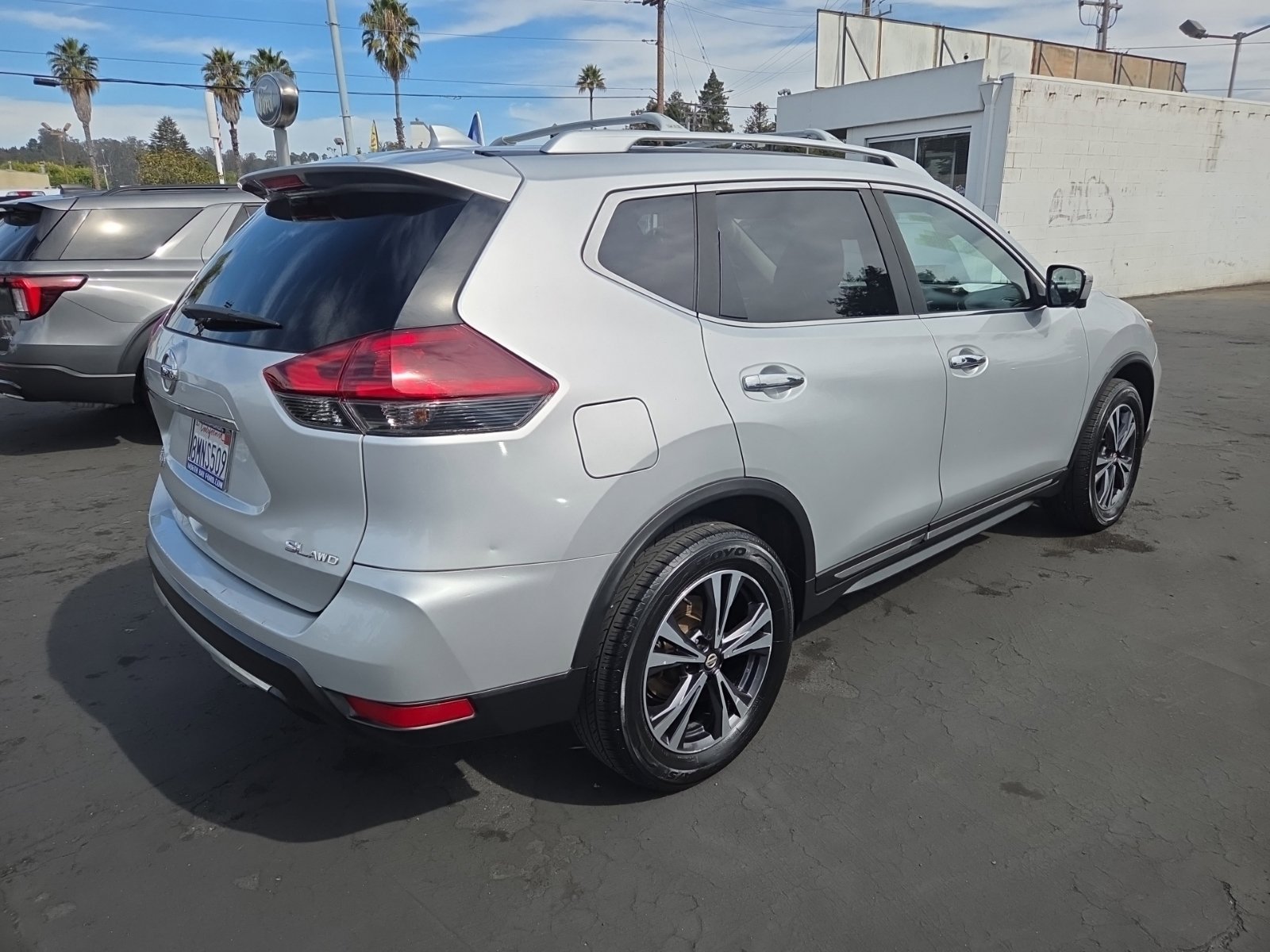 Used 2018 Nissan Rogue SL AWD/4WD image 5