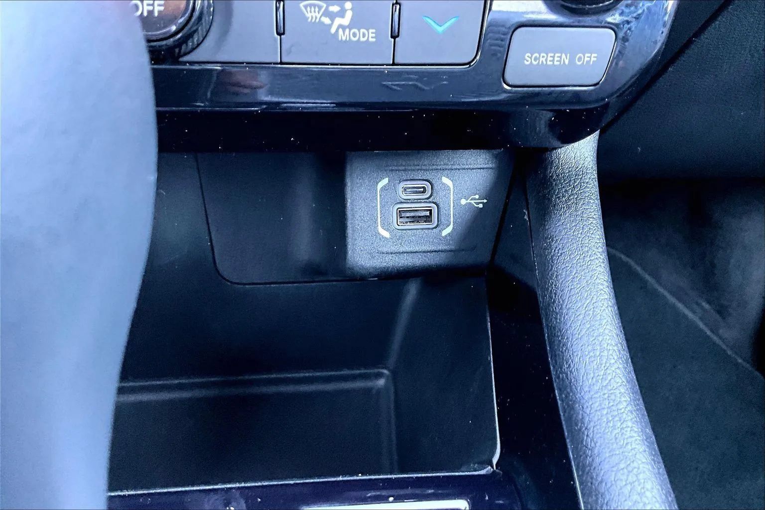 Used 2023 Jeep Compass Limited AWD/4WD image 16