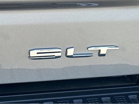 Used 2026 GMC Sierra 1500 SLT AWD/4WD image 21