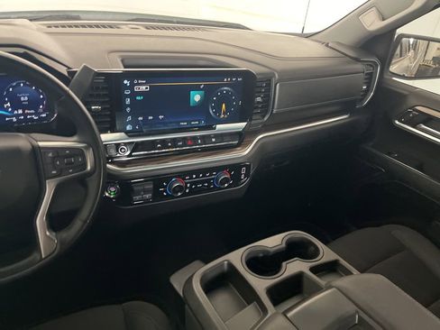 Used 2023 Chevrolet Silverado 1500 LT image 32