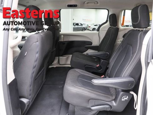 Used 2023 Chrysler Voyager LX FWD image 21