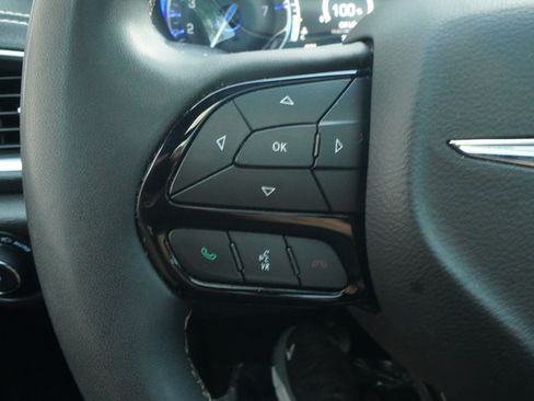 Used 2022 Chrysler Pacifica Limited w/ S Appearance Package FWD image 15
