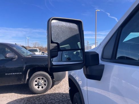 Used 2025 Chevrolet Silverado 2500 LT w/ Convenience Package image 12