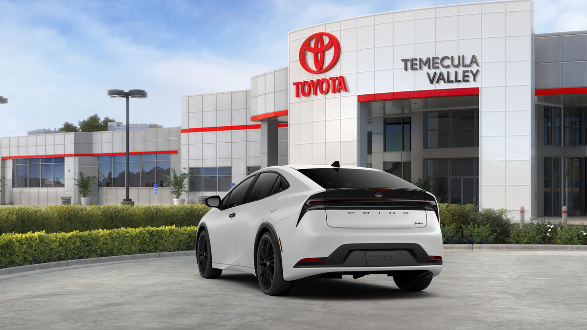 New 2027 Toyota Prius FWD image 9