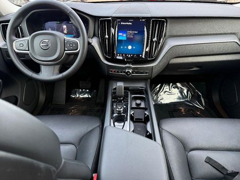 Certified 2025 Volvo XC60 B5 Core image 13