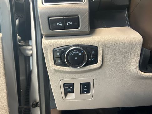 Used 2019 Ford F150 Limited w/ Trailer Tow Package AWD/4WD image 18