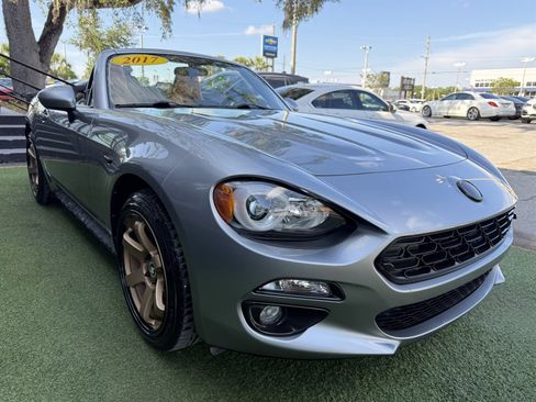 Used 2017 FIAT 124 Spider Lusso RWD image 3