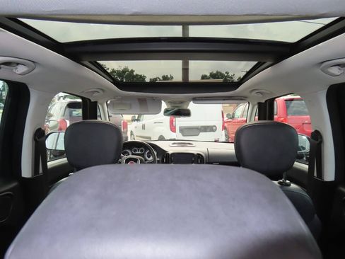 Used 2015 FIAT 500L Trekking FWD image 12