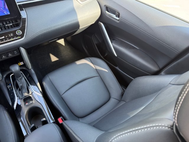Used 2023 Toyota Corolla Cross XLE w/ Convenience Package AWD/4WD image 26
