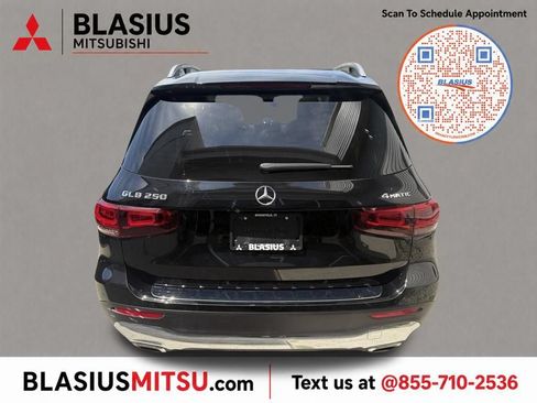 Used 2022 Mercedes-Benz GLB 250 4MATIC w/ Premium Package Lite image 12