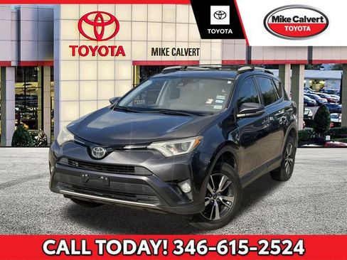 Used 2018 Toyota RAV4 XLE w/ Preferred Accessory Package FWD image 1