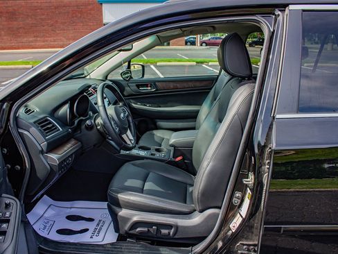 Used 2016 Subaru Outback 2.5i Limited AWD/4WD image 12