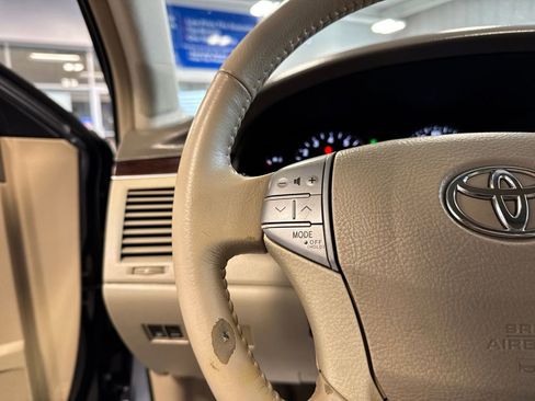 Used 2009 Toyota Avalon XLS FWD image 16