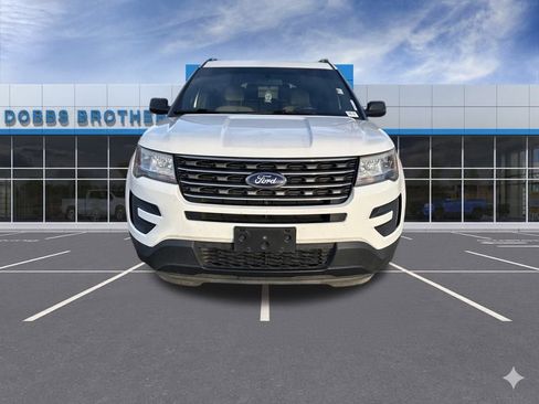 Used 2017 Ford Explorer FWD image 2