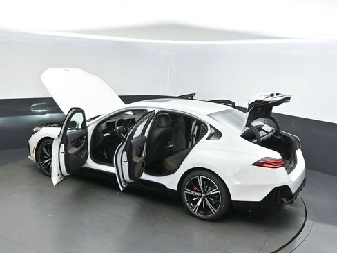 New 2026 BMW 530i w/ M Sport Package image 2