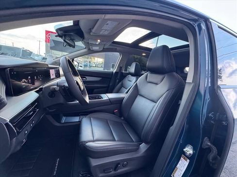 Certified 2025 Nissan Murano SL w/ Cargo Package AWD/4WD image 17