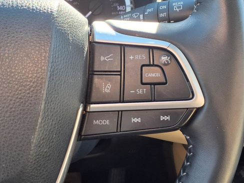 Certified 2023 Toyota Highlander XLE w/ Protection Package #3 (TMS) image 17