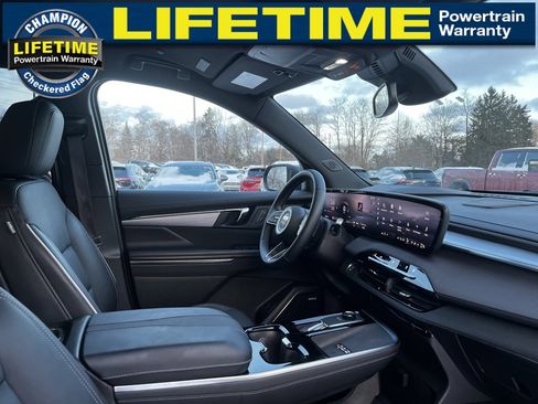 Used 2025 Buick Enclave Preferred image 37