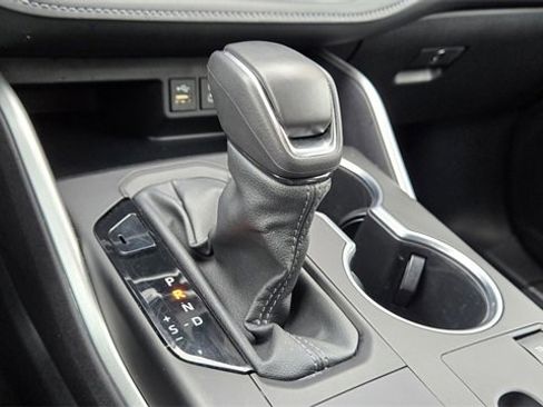 Certified 2024 Toyota Highlander XLE image 18