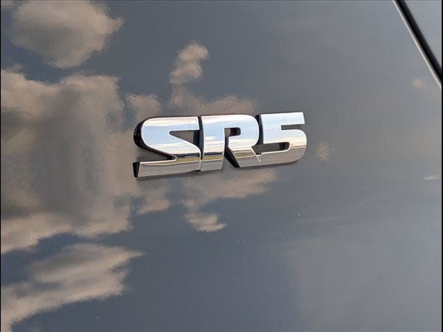 Used 2017 Toyota 4Runner SR5 Premium AWD/4WD image 18