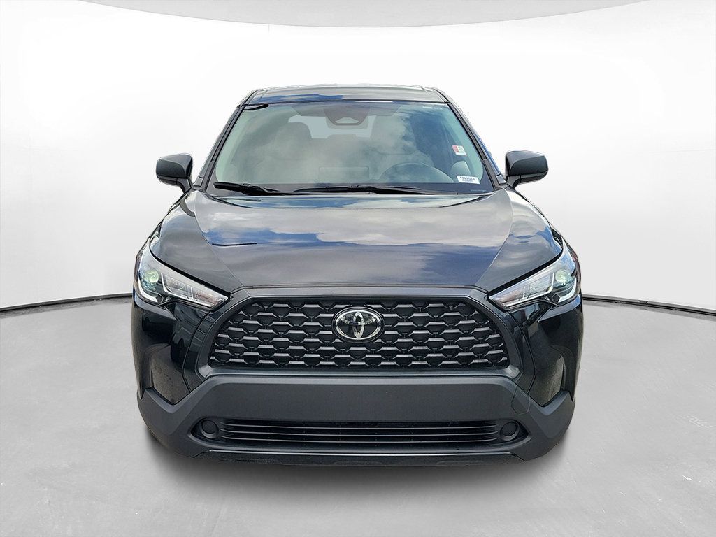 Used 2023 Toyota Corolla Cross L FWD image 2