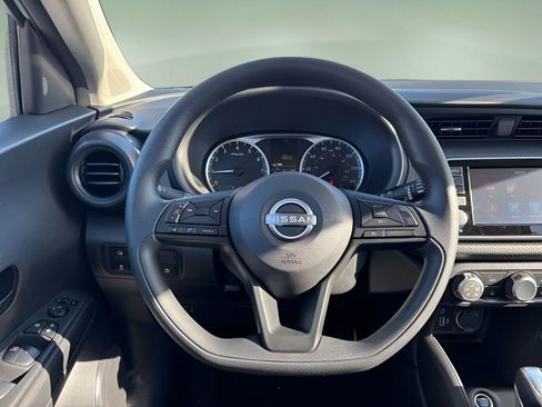 Certified 2025 Nissan Kicks Play S image 14