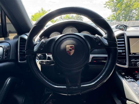 Used 2014 Porsche Cayenne image 32