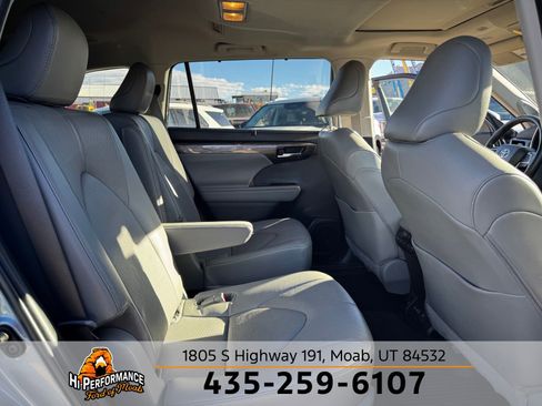 Used 2023 Toyota Highlander Limited image 34