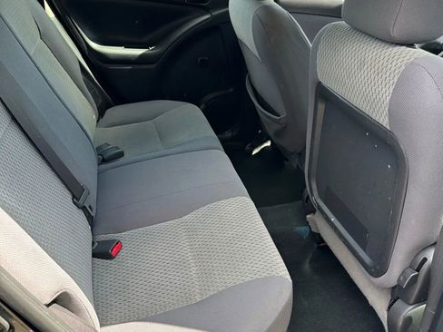 Used 2006 Toyota Matrix XR image 11