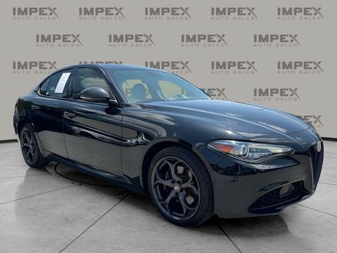 Used 2019 Alfa Romeo Giulia AWD w/ Nero Edizione image 7