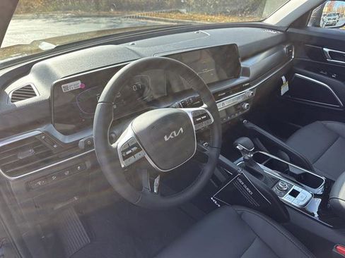 New 2025 Kia Telluride S image 11