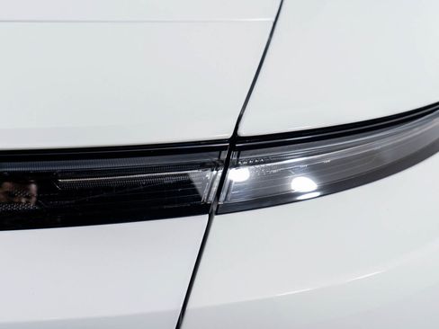 Used 2024 Porsche Taycan 4S w/ Premium Package image 34