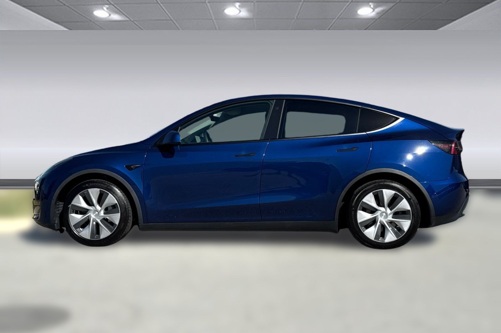 Used 2021 Tesla Model Y Long Range AWD/4WD image 2